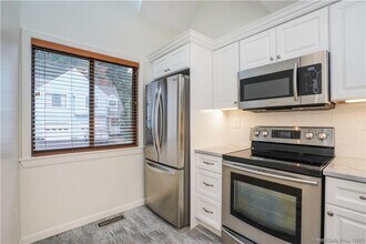 9 Red Stone Way in Farmington, CT - Building Photo - Building Photo