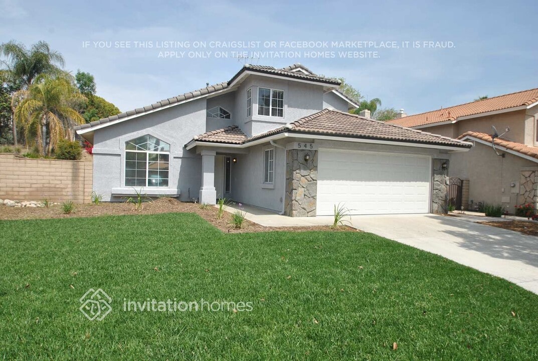 545 Athens St in Riverside, CA - Building Photo