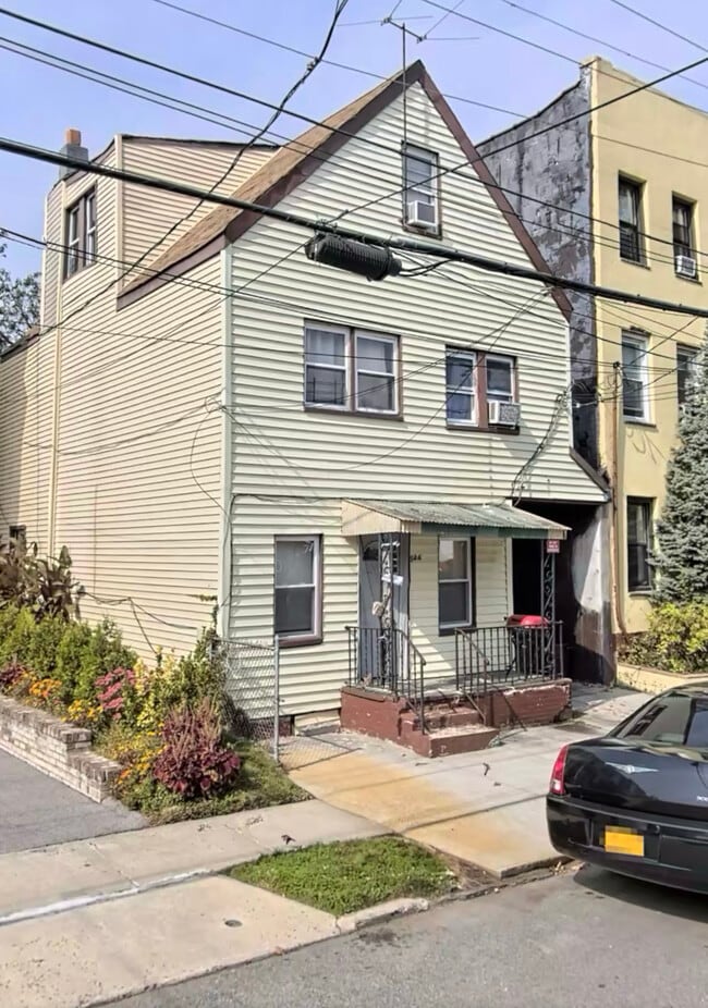 526 S 10th Ave, Unit 2nd