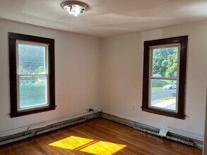 58 Newington Ave-Unit -60 Newington Avenue - Floor 2 in New Britain, CT - Building Photo - Building Photo