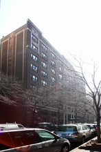 321 W 78th St in New York, NY - Foto de edificio - Building Photo