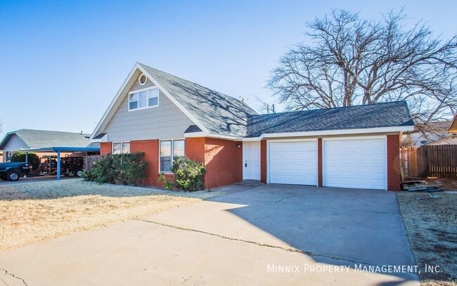 1923 67th St in Lubbock, TX - Foto de edificio - Building Photo