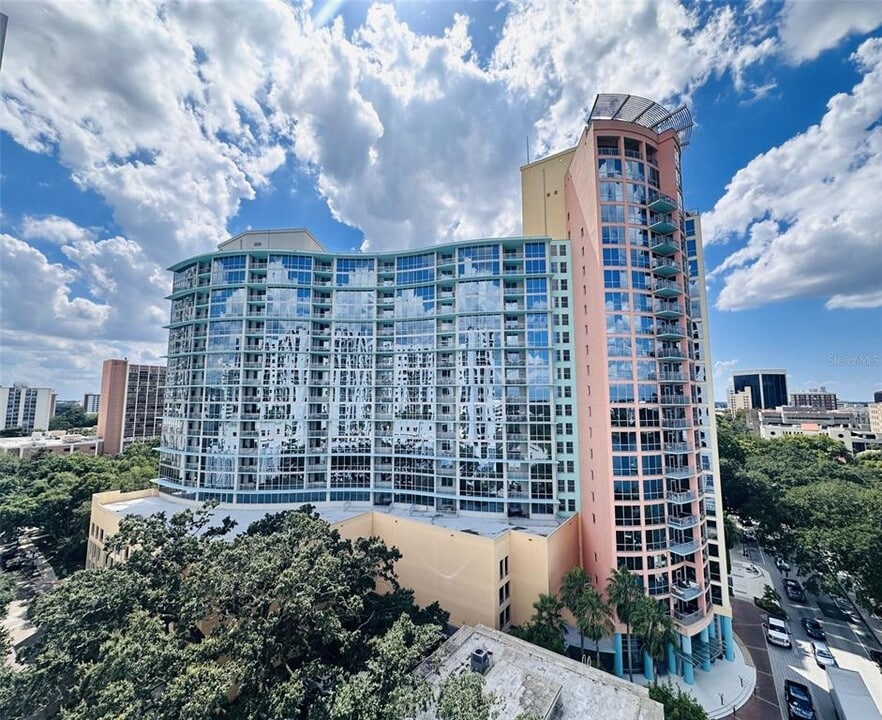 322 E Central Blvd in Orlando, FL - Building Photo