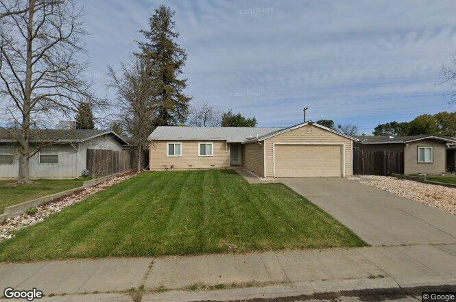 5051 Planet Pkwy in Sacramento, CA - Foto de edificio