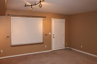 915 SW Kimball Dr in Oak Harbor, WA - Building Photo - Building Photo