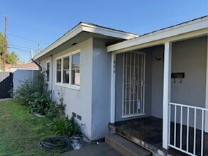 444 N Hollywood Way in Burbank, CA - Foto de edificio - Building Photo