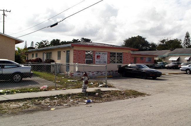 York Apartments in Hollywood, FL - Building Photo - Building Photo