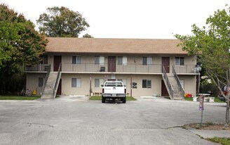 529 14th St in West Palm Beach, FL - Building Photo