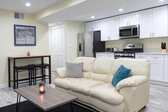 3824 N Kenmore Ave, Unit Garden in Chicago, IL - Building Photo - Building Photo
