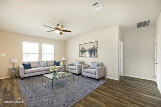 512 Shelton Pass, Unit Unit 221 in Cibolo, TX - Building Photo - Building Photo