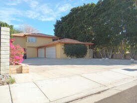 33662 Whispering Palms Trail in Cathedral City, CA - Building Photo