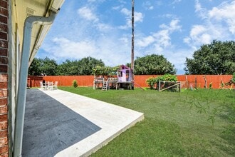 10850 White Oak Point Ct in Cypress, TX - Building Photo - Building Photo