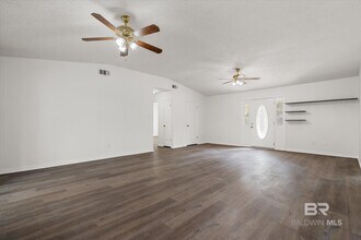 303 Ridgewood Dr in Daphne, AL - Building Photo - Building Photo