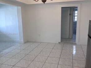 3090 NW 29th St in Miami, FL - Building Photo - Building Photo