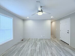 52962 N Yorktown Ct in Chesterfield, MI - Foto de edificio - Building Photo