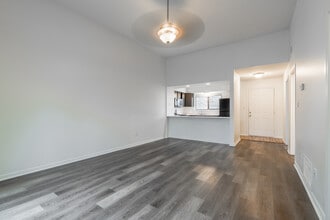 The Villas of Pine Valley in Elizabethtown, KY - Building Photo - Interior Photo