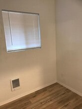302 Summit Ave N, Unit 1 in Kent, WA - Building Photo - Building Photo