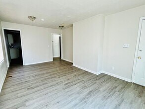 835 Denmark St in Louisville, KY - Building Photo - Building Photo