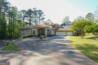 1010 Forest Overlook Dr SW in Atlanta, GA - Building Photo - Building Photo