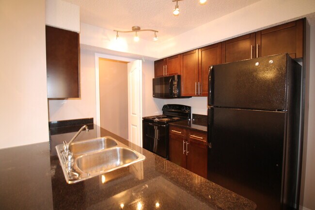 11816-11822 22 Ave SW in Edmonton, AB - Building Photo - Building Photo