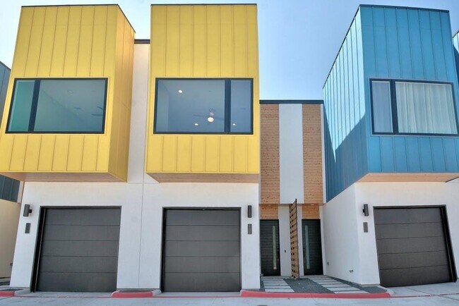 2108 Tillery St in Austin, TX - Building Photo - Building Photo