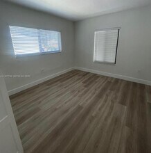 557 NW 44th St in Miami, FL - Building Photo - Building Photo