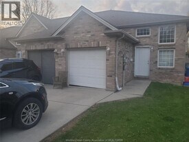 2266 Lamont St in Windsor, ON - Building Photo