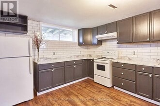 904 Crocus Crescent in Whitby, ON - Building Photo - Building Photo