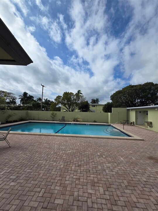 1425 Arthur St in Hollywood, FL - Building Photo