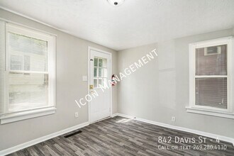 842 Davis St in Kalamazoo, MI - Building Photo - Building Photo