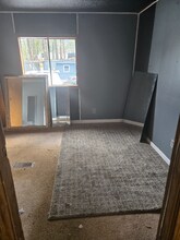 1075 Sweeten Creek Rd in Asheville, NC - Foto de edificio - Building Photo