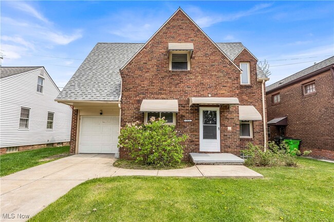 property at 141 E 206th St
