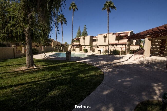 850 S River Dr, Unit 1018 in Tempe, AZ - Building Photo - Building Photo