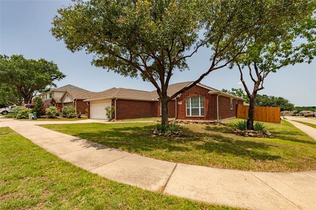 402 Silver Mine Dr in Justin, TX - Building Photo - Building Photo