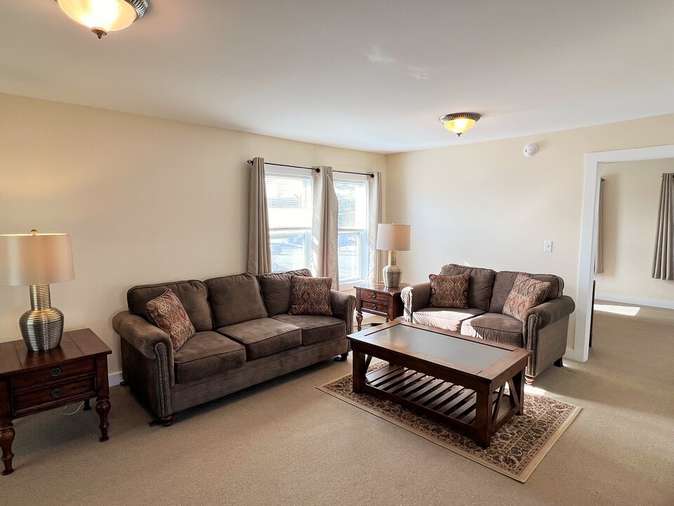 175 Northern Ave, Unit #1 in Augusta, ME - Foto de edificio