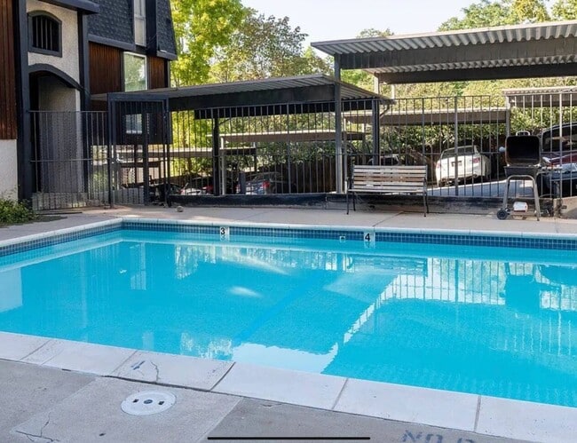 438 N Center St, Unit 102 in Salt Lake City, UT - Foto de edificio - Building Photo