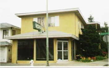 2621 Fruitvale Ave in Oakland, CA - Foto de edificio - Building Photo