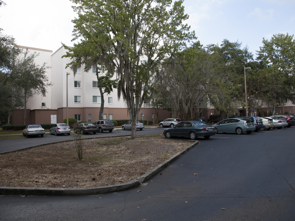 Holiday Atrium at Gainesville in Gainesville, FL - Building Photo