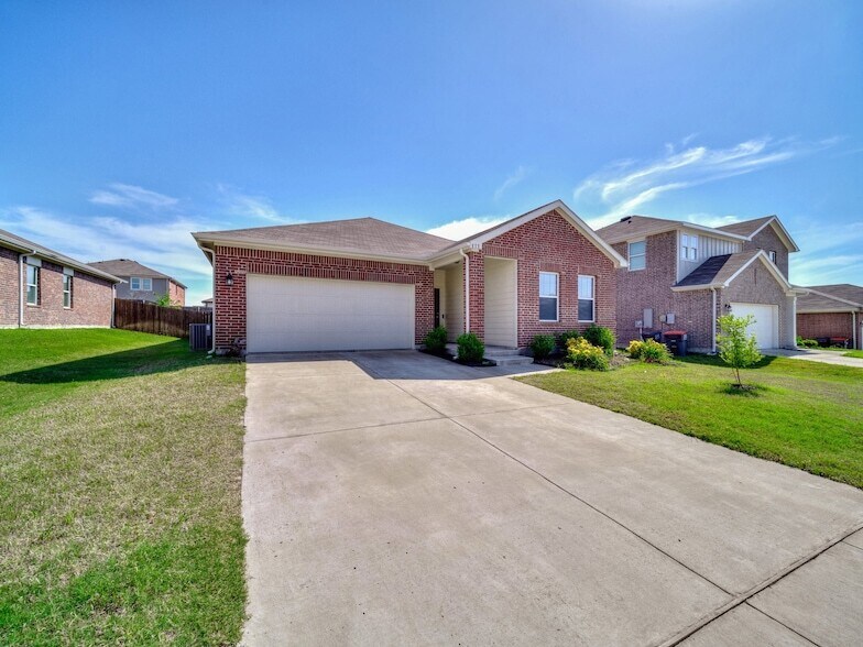 813 Cherry Blossom St in Anna, TX - Foto de edificio