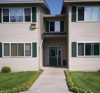 Arbor Court Aparments in Grayling, MI - Building Photo