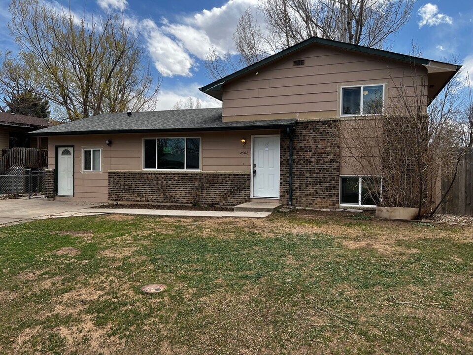 2507 Timber Ct in Fort Collins, CO - Building Photo