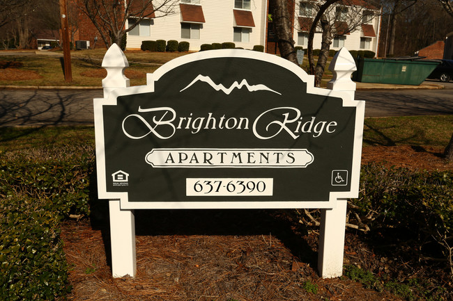 Brighton Ridge Apartments in Edgefield, SC - Foto de edificio - Building Photo