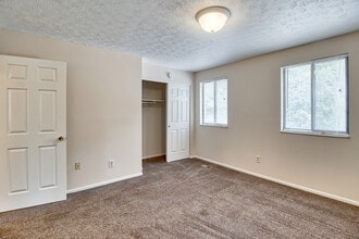 Colony Terrace Apartments in Zanesville, OH - Building Photo - Building Photo