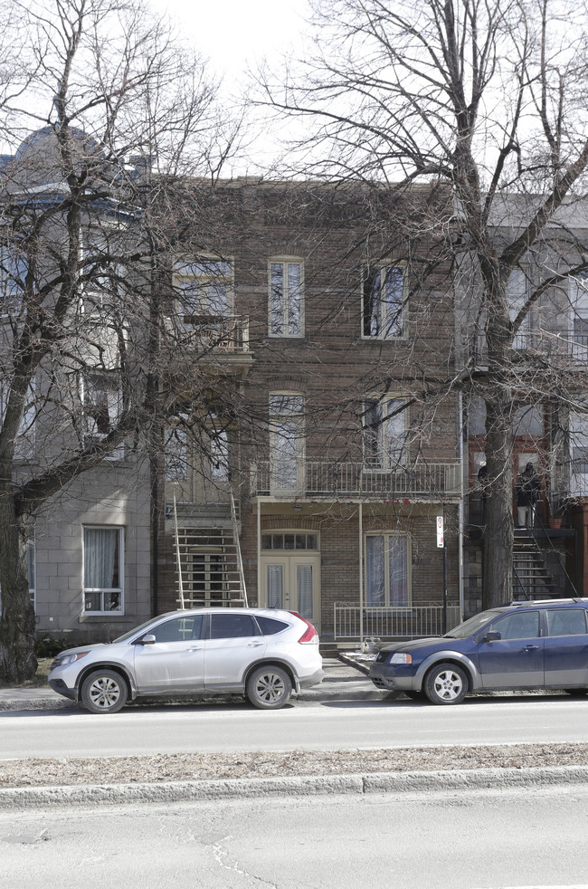 260-264 Saint-Joseph O in Montréal, QC - Building Photo - Primary Photo