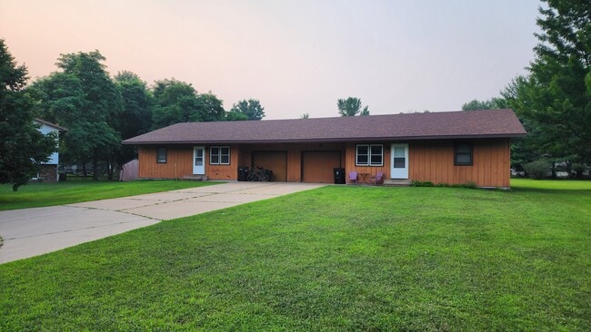 2462 Wander Ct