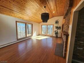 5 Mountain Terrace in Sparta, NJ - Building Photo - Building Photo