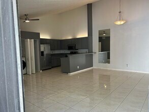 4393 Woodstock Dr in West Palm Beach, FL - Building Photo - Building Photo