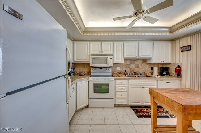 property at 8741 Lueck Ln