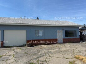 5355 Yosemite Blvd in Modesto, CA - Building Photo