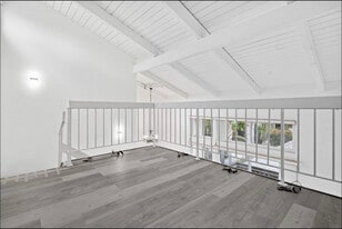 4925 Indian Wood Rd, Unit 478 in Culver City, CA - Building Photo